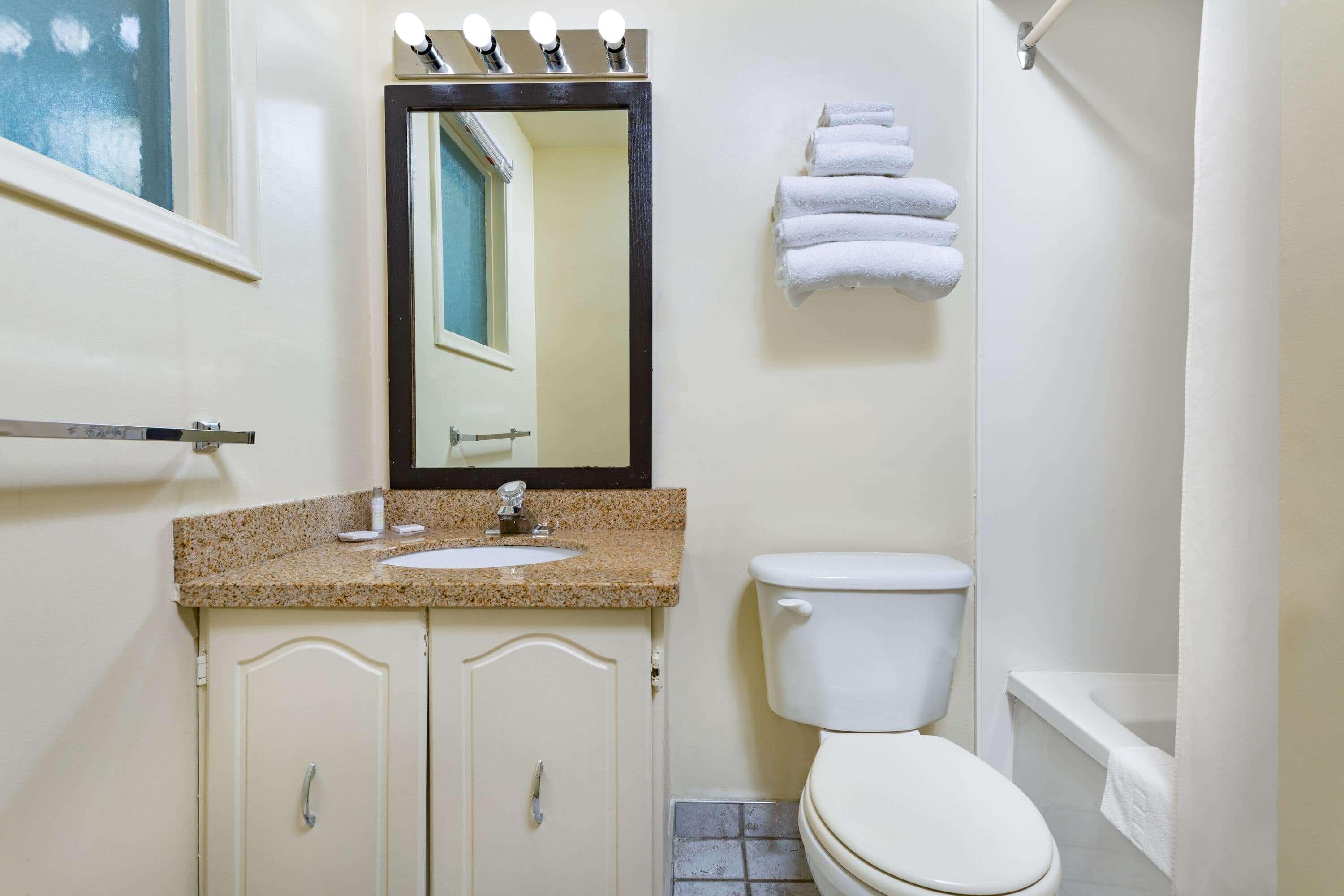 Travelodge By Wyndham Bracebridge Εξωτερικό φωτογραφία
