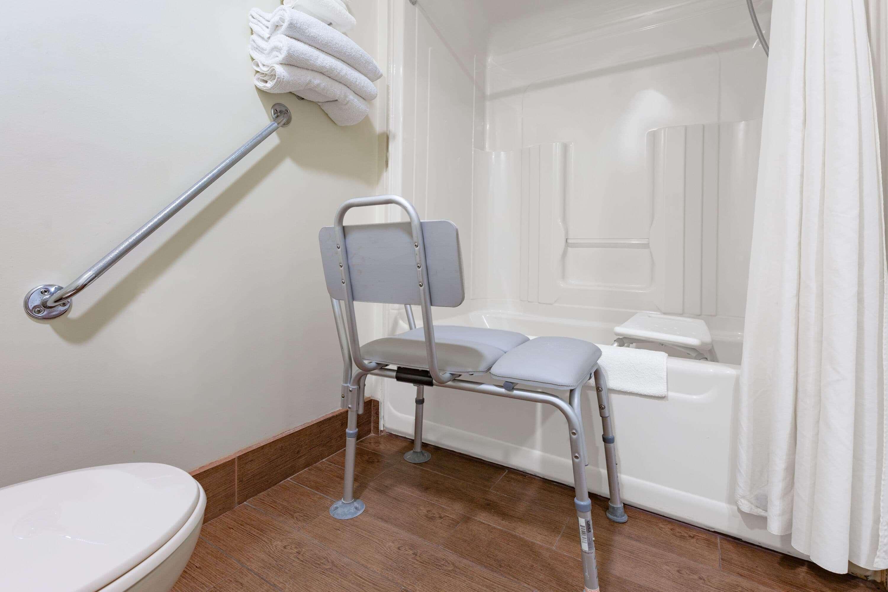 Travelodge By Wyndham Bracebridge Εξωτερικό φωτογραφία