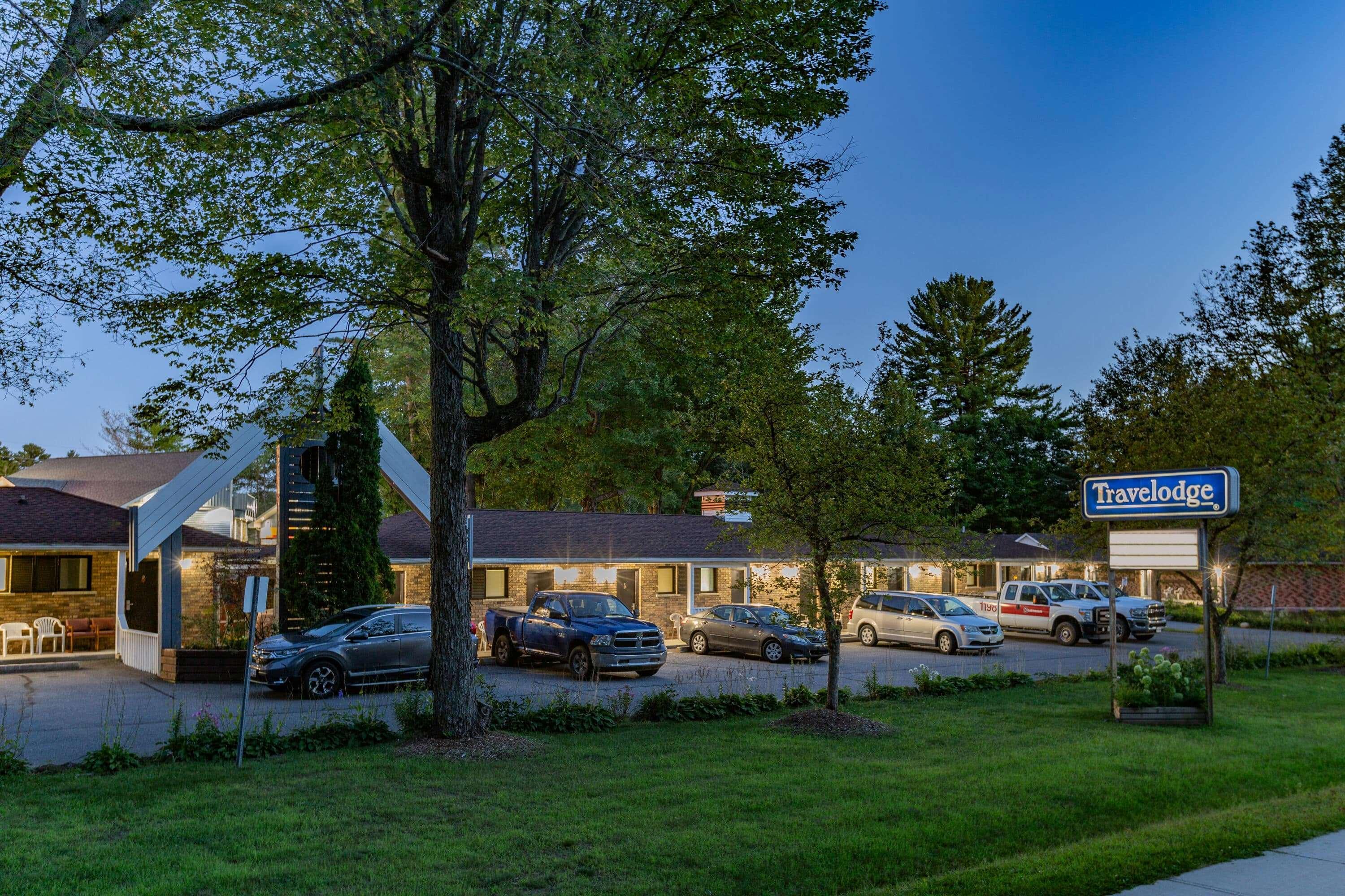 Travelodge By Wyndham Bracebridge Εξωτερικό φωτογραφία