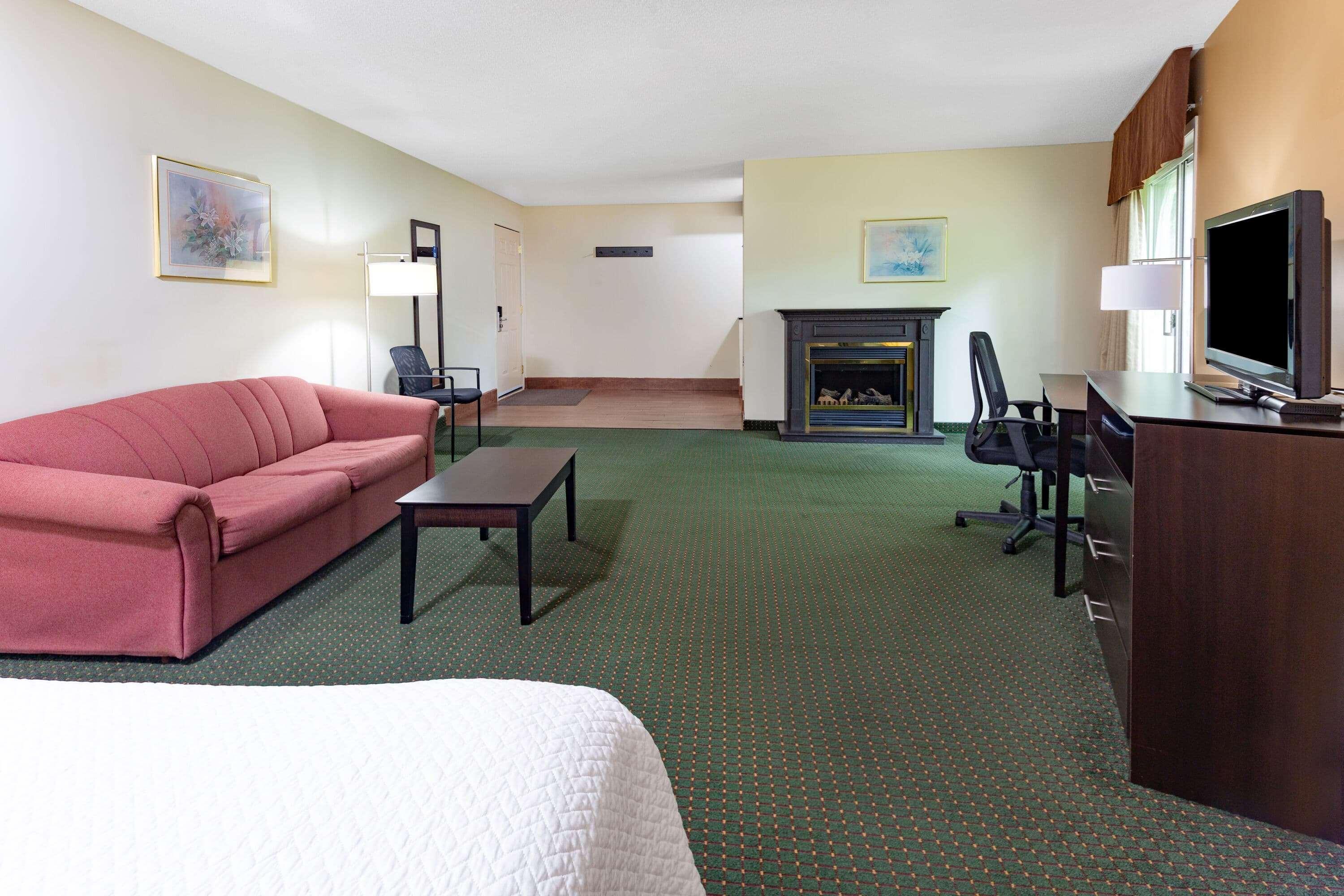 Travelodge By Wyndham Bracebridge Εξωτερικό φωτογραφία
