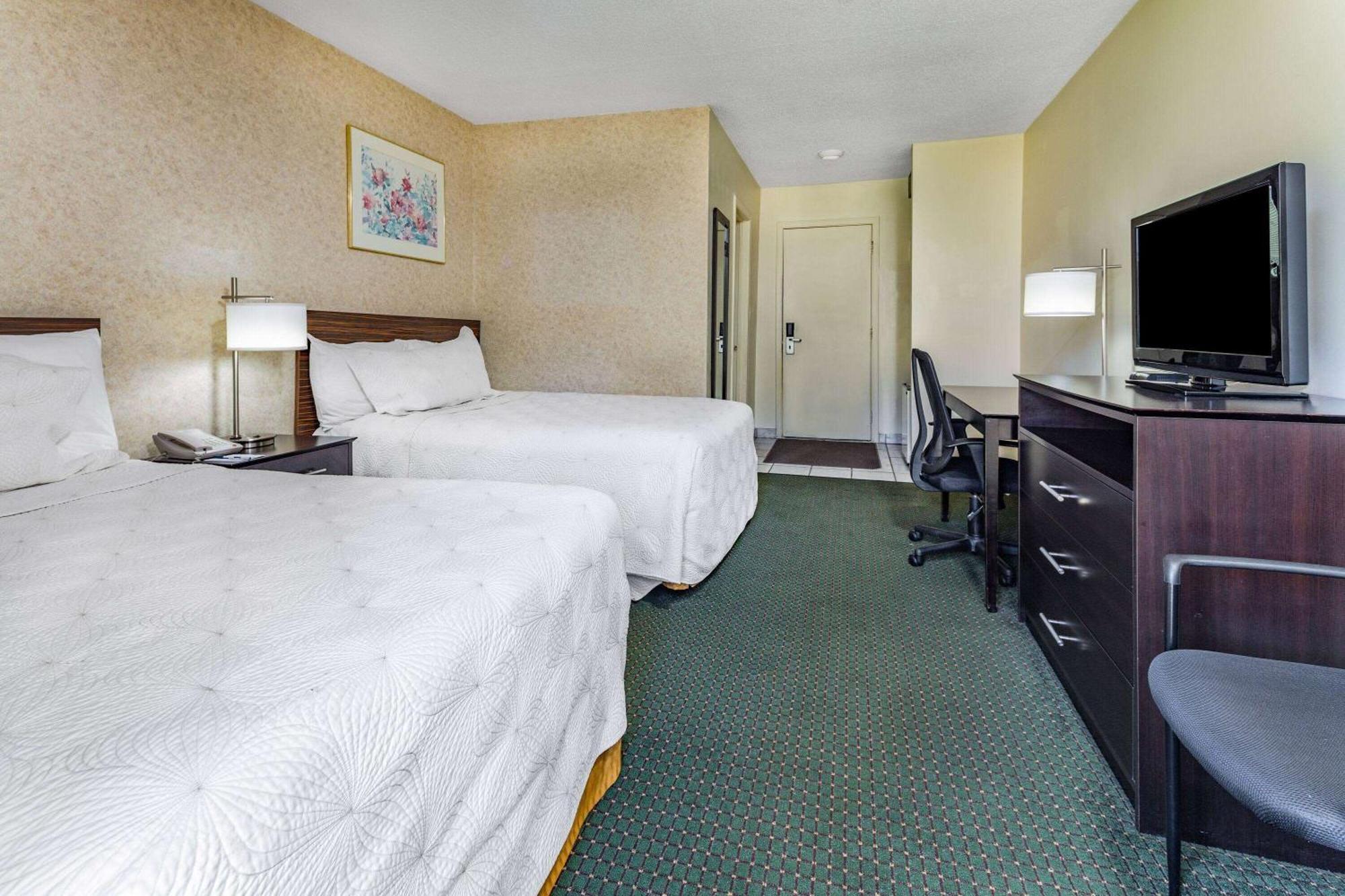 Travelodge By Wyndham Bracebridge Εξωτερικό φωτογραφία
